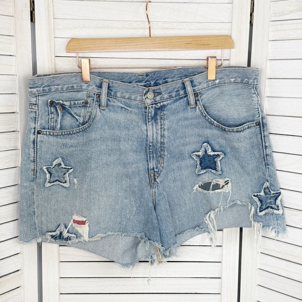 Polo Ralph Laurenβ Distressed Star Patch Crosby Denim Shorts BlueβSize 32